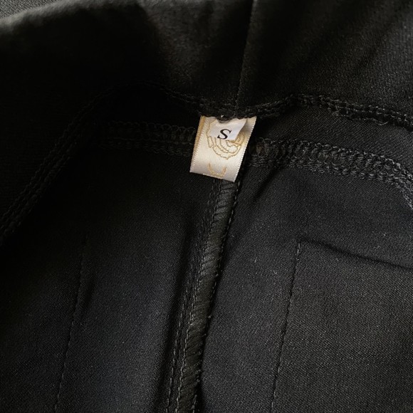 NWOT Cute Stretch Faux Leather Lace Embroidery Skinny Pants size S Black - Picture 7 of 7